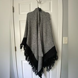 Cabi 3361 Pepper Cape Poncho Shawl Sweater